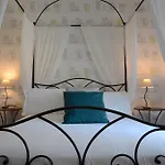Adelina Hotel 3*