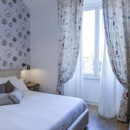 Adelina Hotel 3*